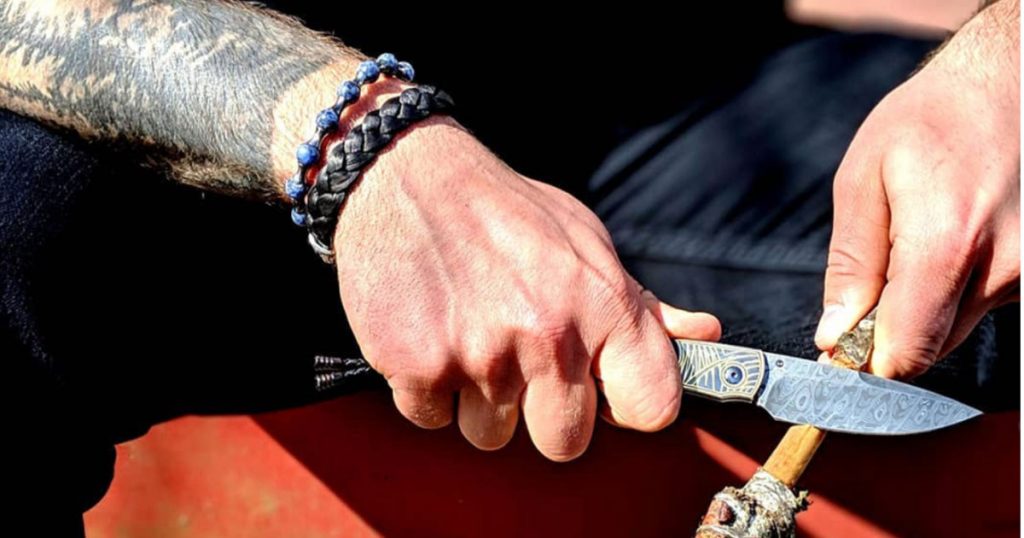 12 Pocket Knife Safety Tips and Laws